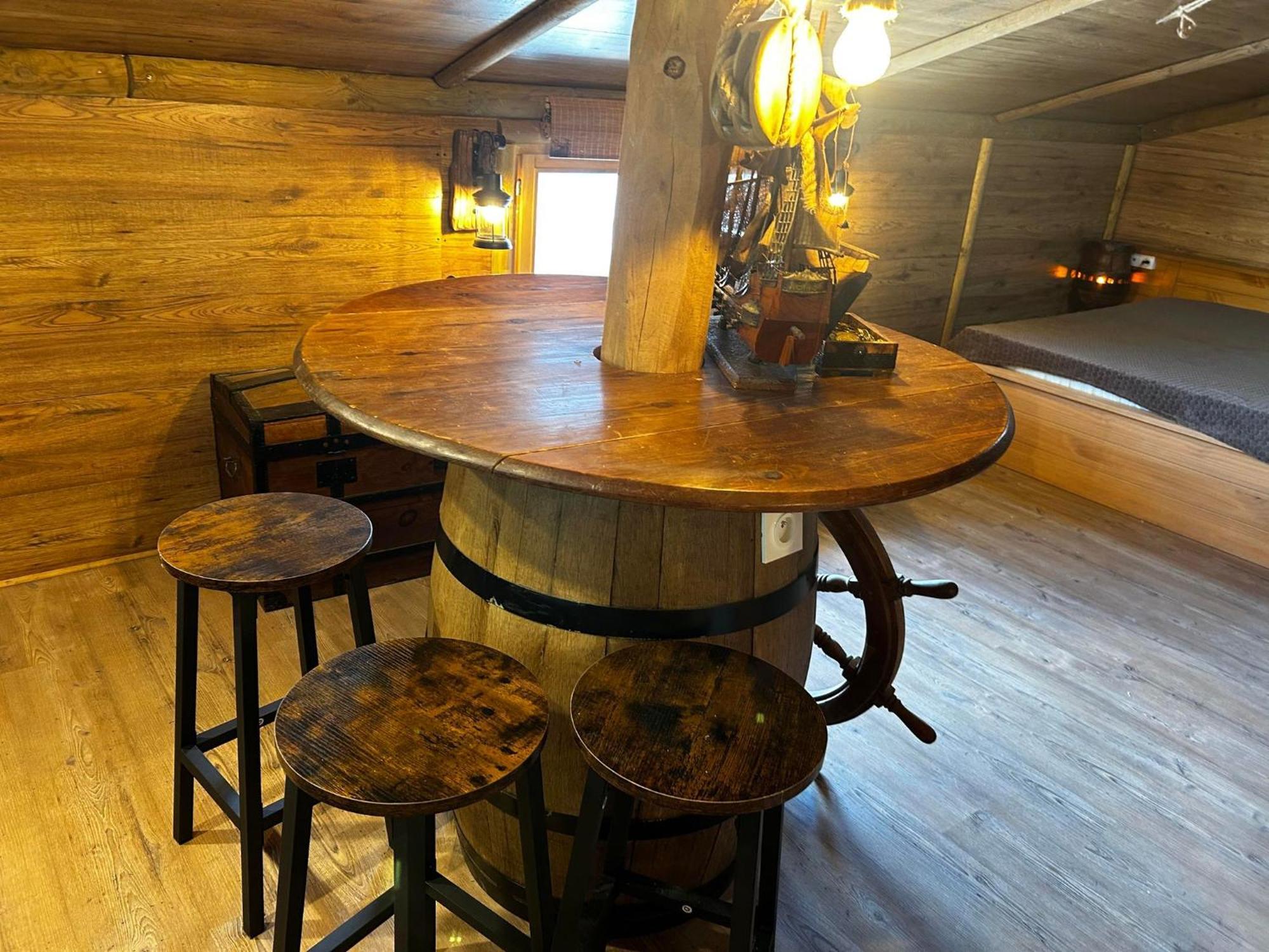 Les Chambres De Paulette Chambres A Theme Jack Sparrow Sainte-Marie-la-Mer Bagian luar foto